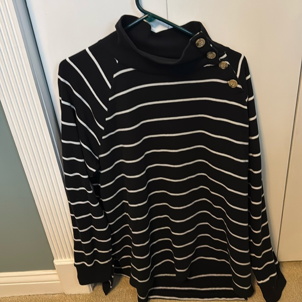 JCrew navy blue/white Top with Wide Buttons at the Neck Tunic Length. XL